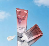 لوسیون ضد آفتاب کلاژن ساز و روشن کننده Sun Treatment UV SPF 50 کراتین کویین، محافظت کامل برای صورت و بدن، ۶٠ میل