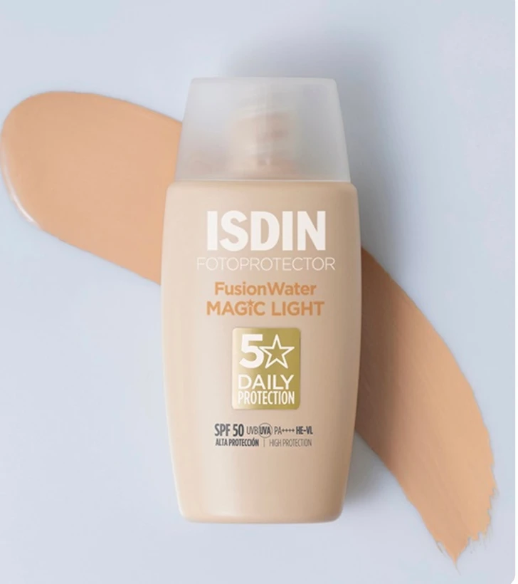 ضد آفتاب ایزدین مدل فیوژن واتر مجیک رنگ لایت، SPF 50، حجم 50 میل