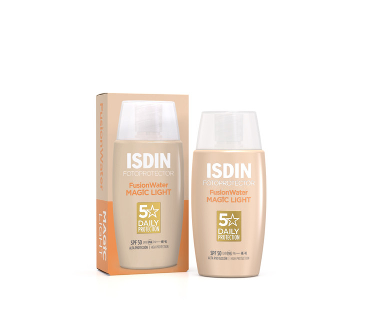 ضد آفتاب ایزدین مدل فیوژن واتر مجیک رنگ لایت، SPF 50، حجم 50 میل