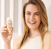 ضد آفتاب ایزدین مدل فیوژن واتر مجیک رنگ لایت، SPF 50، حجم 50 میل