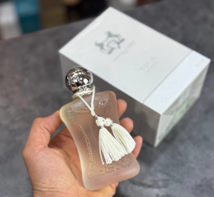 عطر زنانه مارلی والایا مستر کوالیتی هارد باکس ۷۵ میل